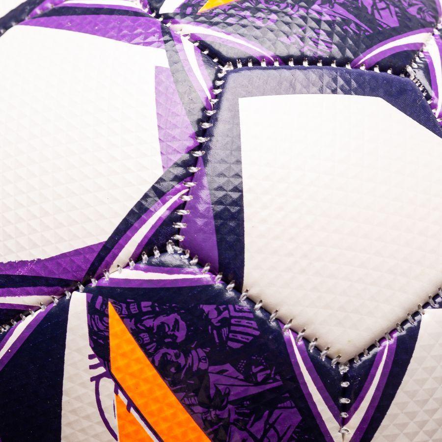 Seleccione una réplica brillante del balón de fútbol 2025